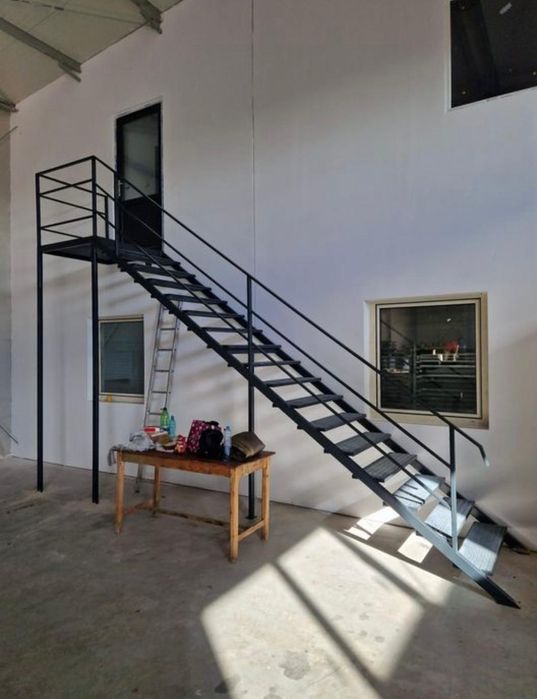 Confecționăm Scari metalice zincata pt  casa , beci și incendiu ISU