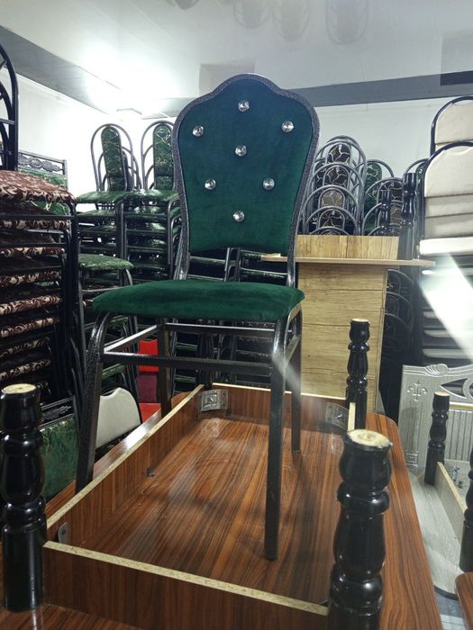 stullar srochni sotiladi