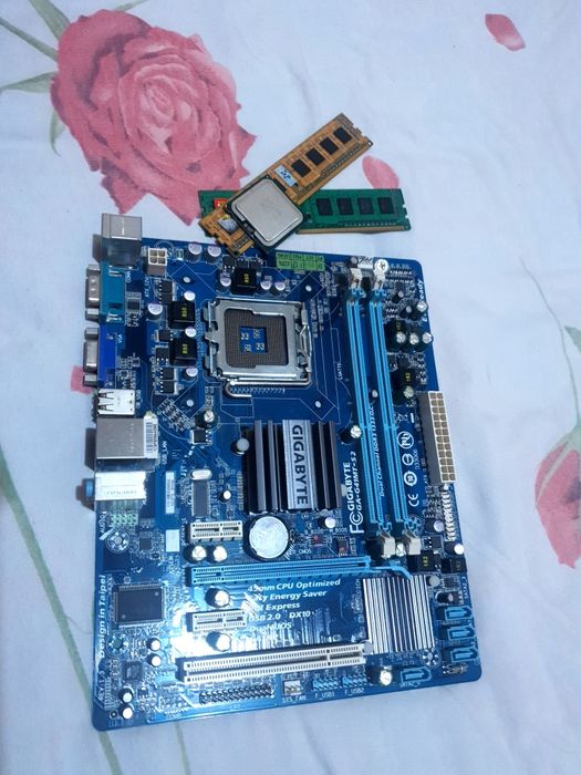 Gigabyte G41 + Core 2 Quad Q8400 + 4GB DDR3 RAM komplekt