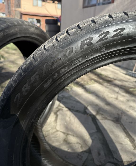 Cauciuc 285/40 R22 m+s si unul infinity r20 nou