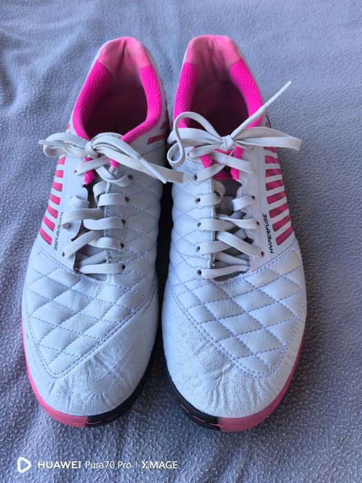 Футболни обувки за зала nike номер 40 стелка 25см.