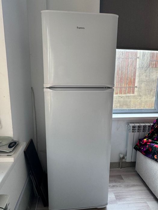 Холодильник большой