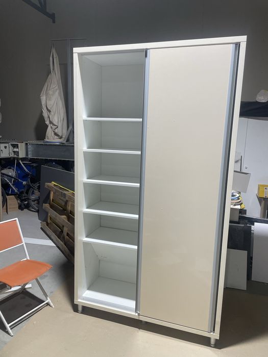 Vand  pantofar cu usi  mdf culisante nou dimensiune 2350  450. 1300