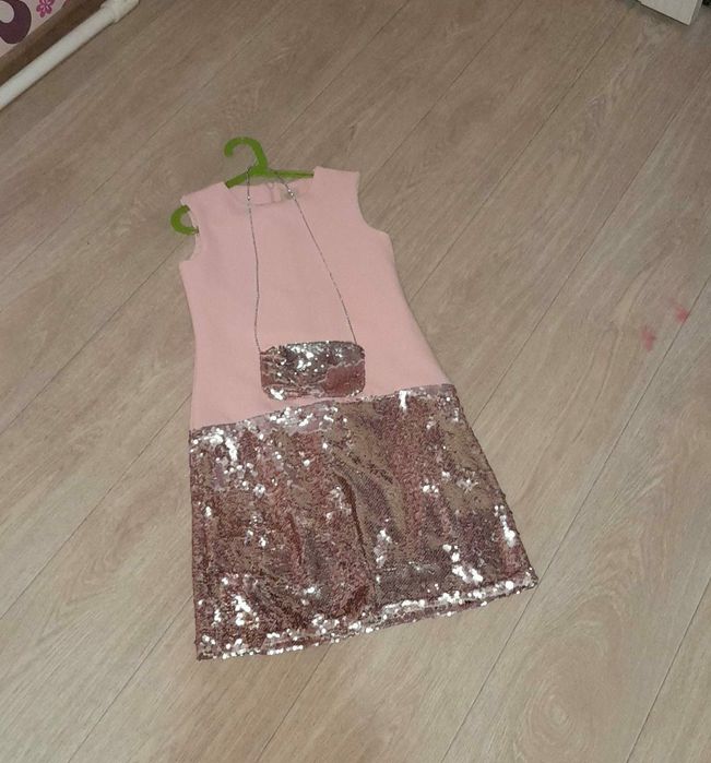 Продаю     платья