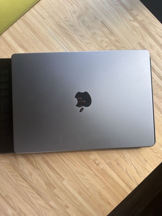 Macbook M2 Pro 2023 | 14" | 10 cores | 512GB | 16GB RAM | 93% battery health