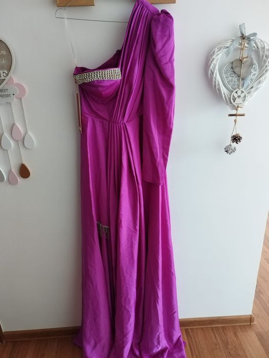 Rochie eleganta cu eticheta