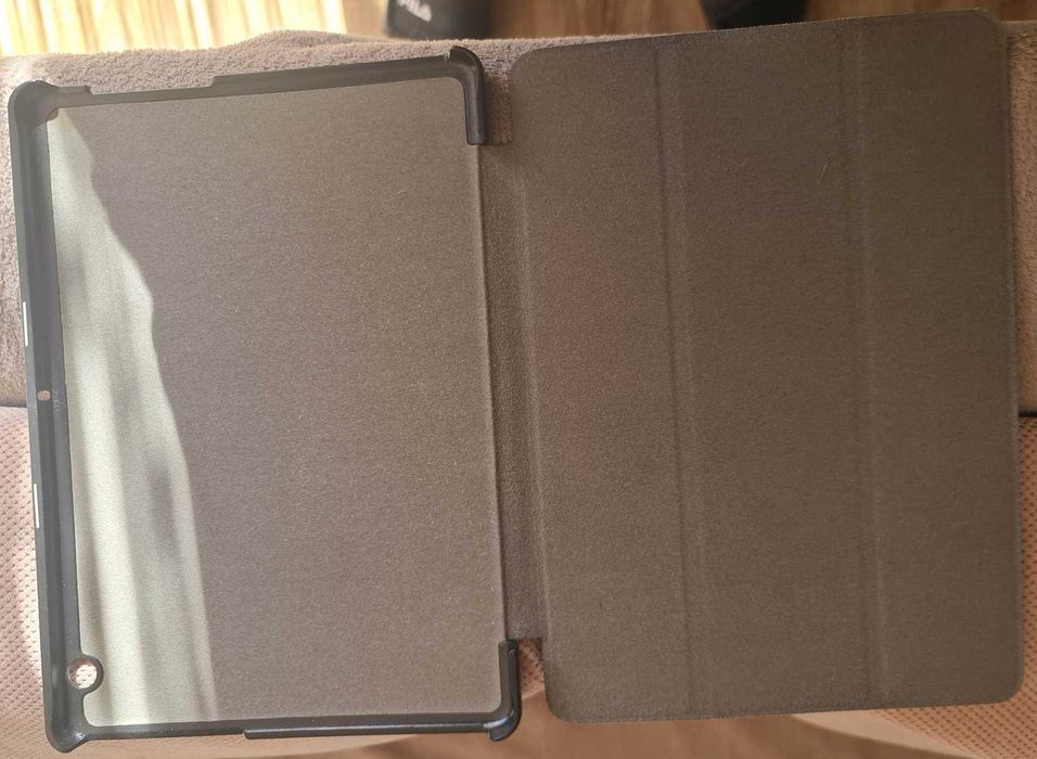 Tableta Huawei model T10 2gb ram 32 gb mem. Int si husa