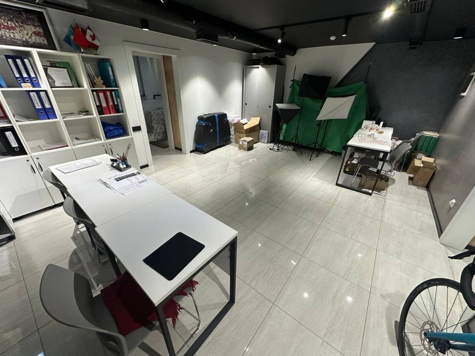 Мирабад/ЦУМ - Сдается в аренду помещение/Евро офис вдоль дороги 164м2