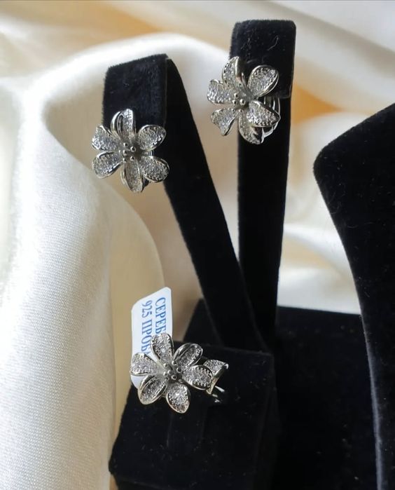 Серебряный комплект