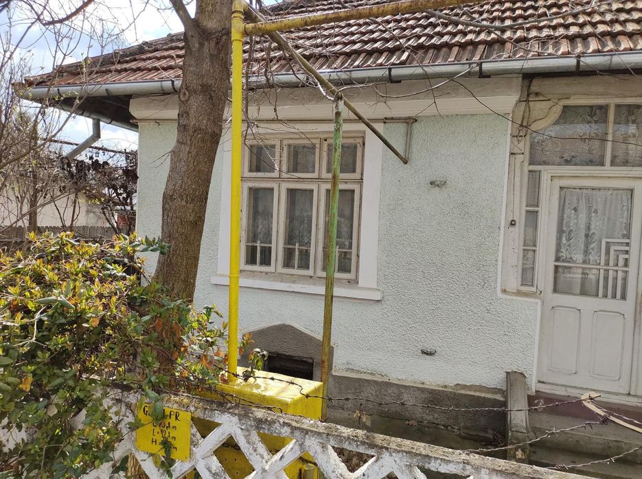 Vând casă în Buhuși, Str 9 Mai, 110 mp