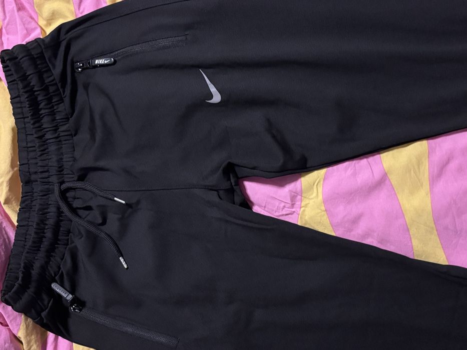 Nike долнище L размер с етикет