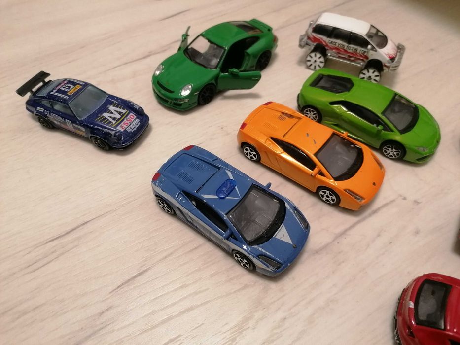 Machete Burago, Welly 1:43