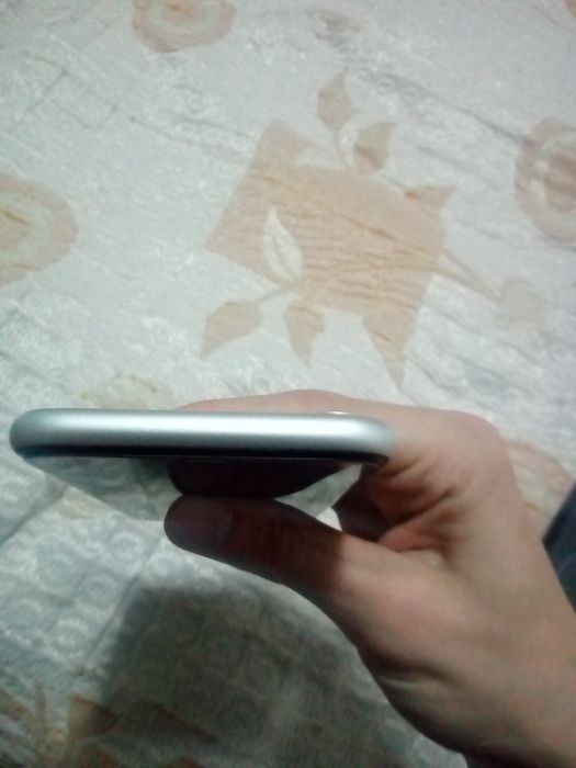 Продам айфон 11..