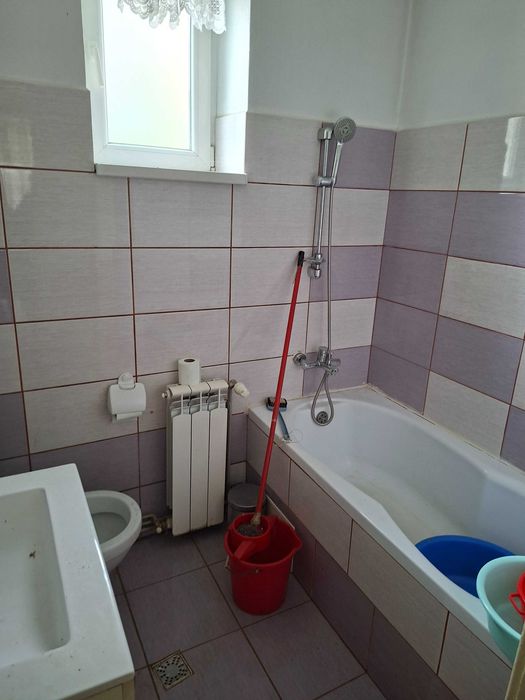 vand casa zona foarte centrala