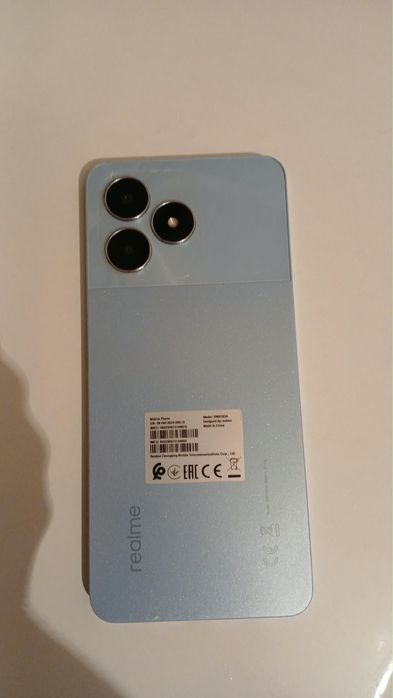 Телефон Realme синий цвет