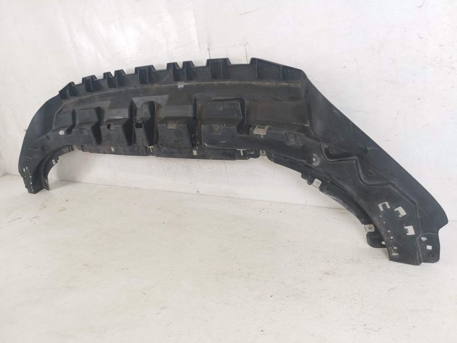 Ауди Q8 / Audi Q8 Original предпазен щит за предна броня в добро състо