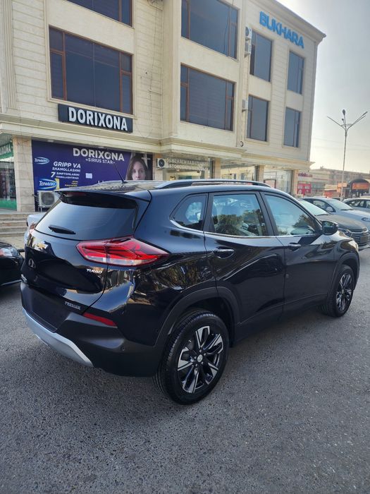Tracker Premier 2023 Panorama