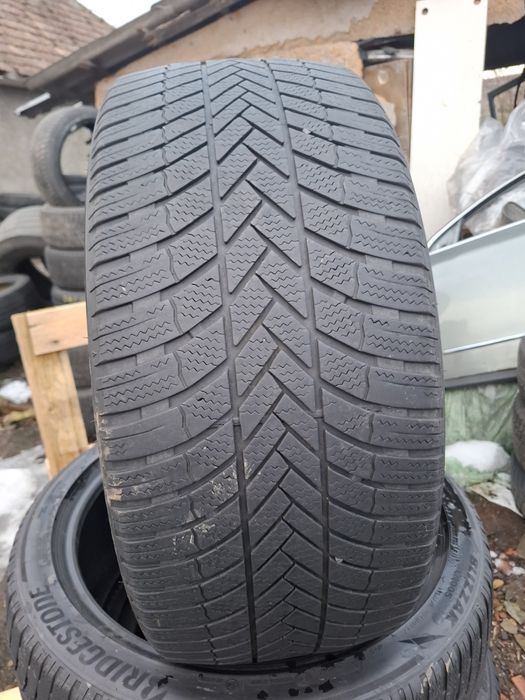 Vand 2 anvelope 255 40 20 brigestone bune de iarna dot 2023