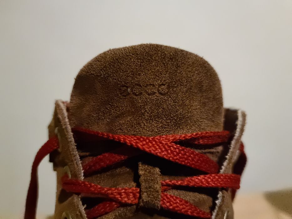 Vând Teniși ECCO, nr.41 (27cm interior), piele naturală