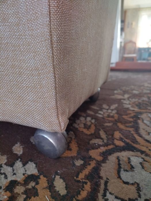 Продам пуфик с доставкой