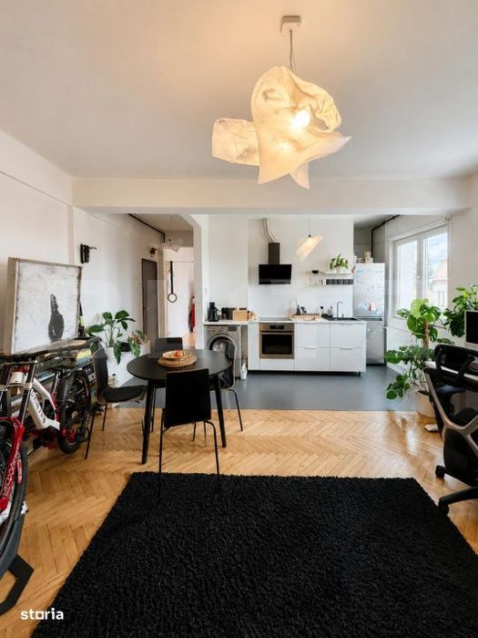 Apartament 2 camere, 49 mp, balcon, zona Semicentral