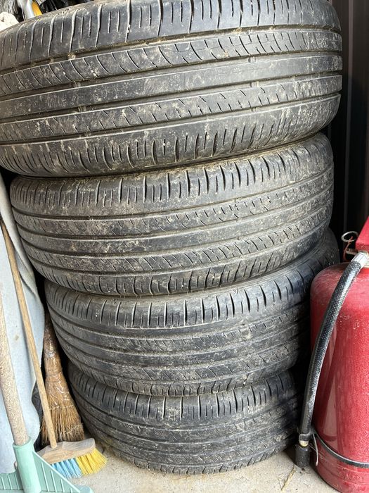 Anvelope Dunlop vara 215/60 R17o