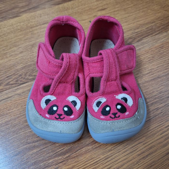 Детски пантофи - "Biomecanics" и" боси обувки "  много запазени (изпра