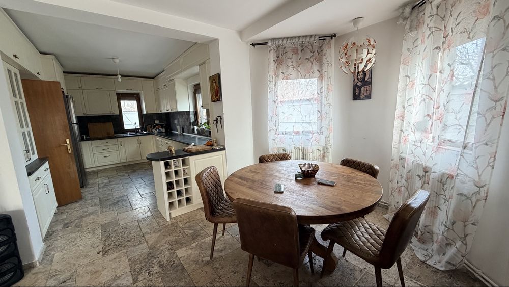 Vilă Premium Călimănesti Curte 500 mp Mobilată complet Ideală familie