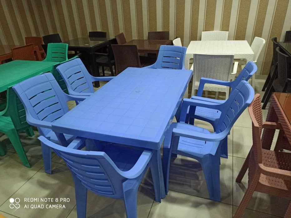 Качественные столы со стульями в разных цветах