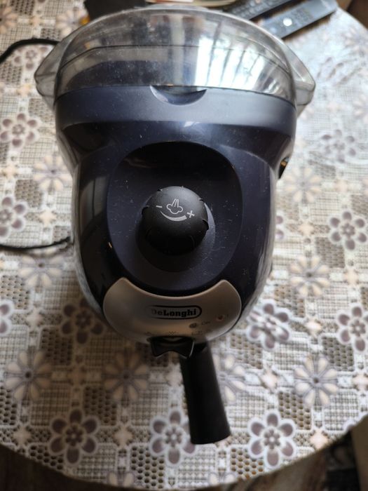 Продавам кафемашина делонги