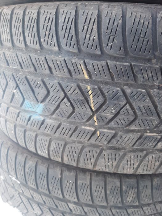 Продам шины 285/40/21  пирелли