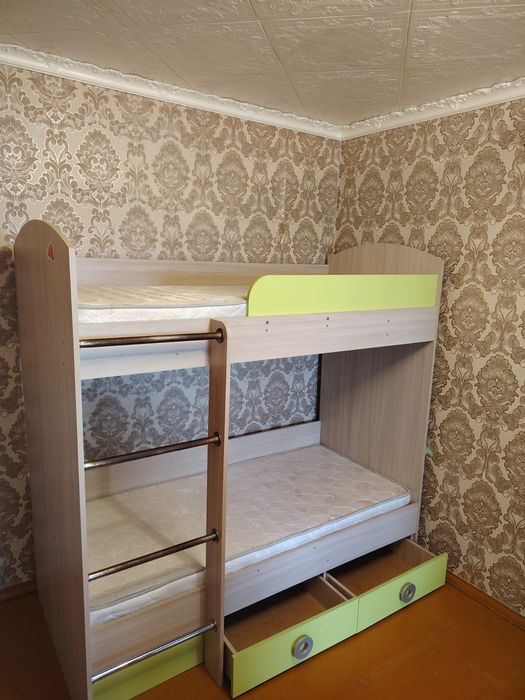 Продам двухъярусную кровать