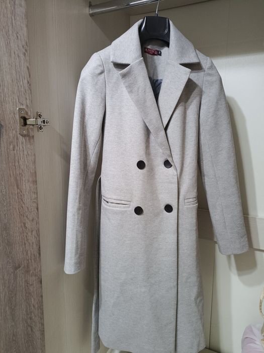 Пальто новый красивый