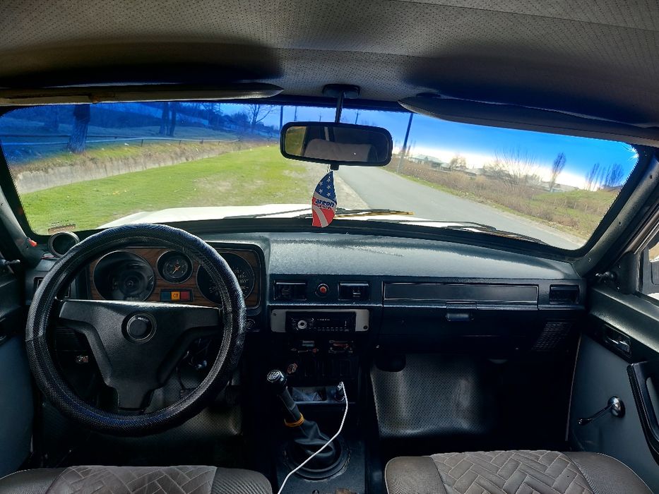 Volga 2410 sotiladi. 1989 yil