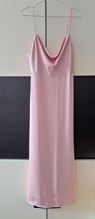 Нова сатенена рокля Vila с етикет в прекрасни цветове