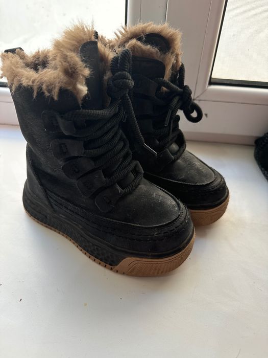 Продам зимние сапоги для девочки