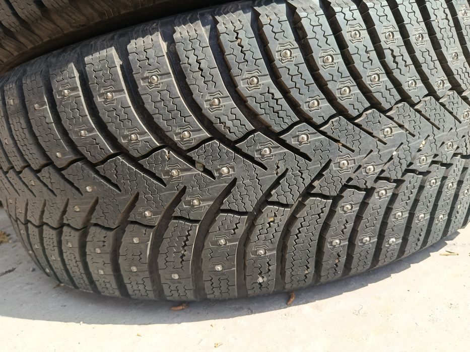 Bridgestone 235 55 R19 комплект