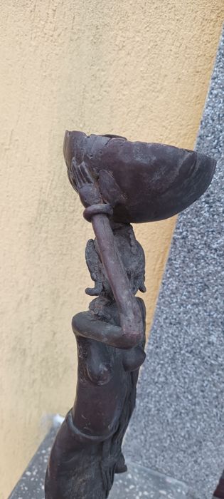 Statuie veche din Bronz