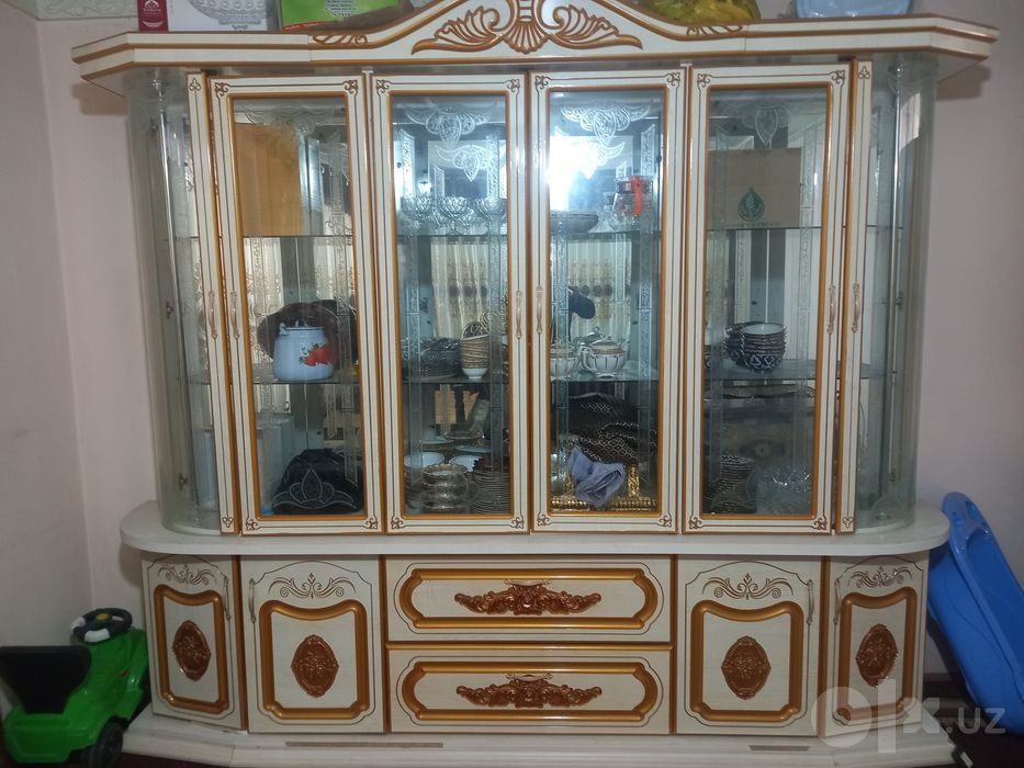 Mebel sotiladi xolat yangiday