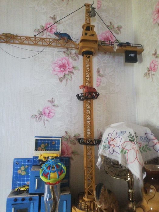 Продам игрушки мягкие машины