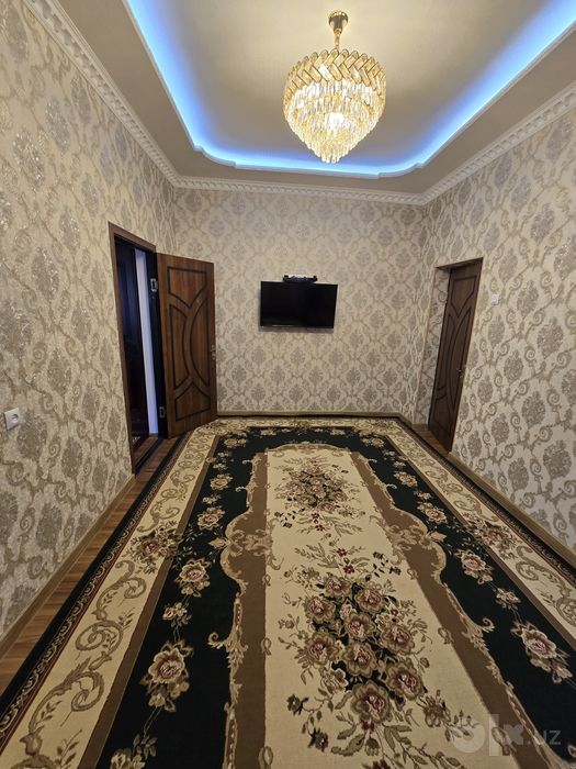 Зудлик билан сотилади 3 хона 65м²  1 этаж Проеспект Навои 8 март
