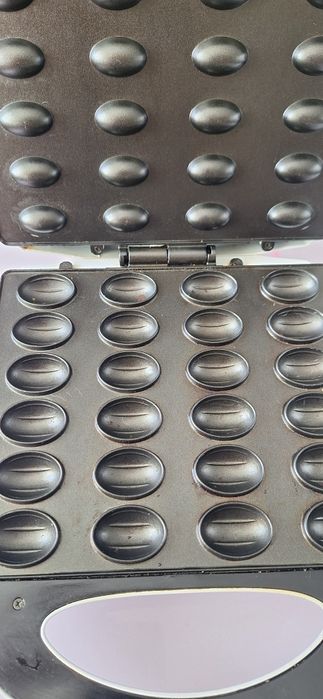 Вафельница-орешница Binatone NWT-920