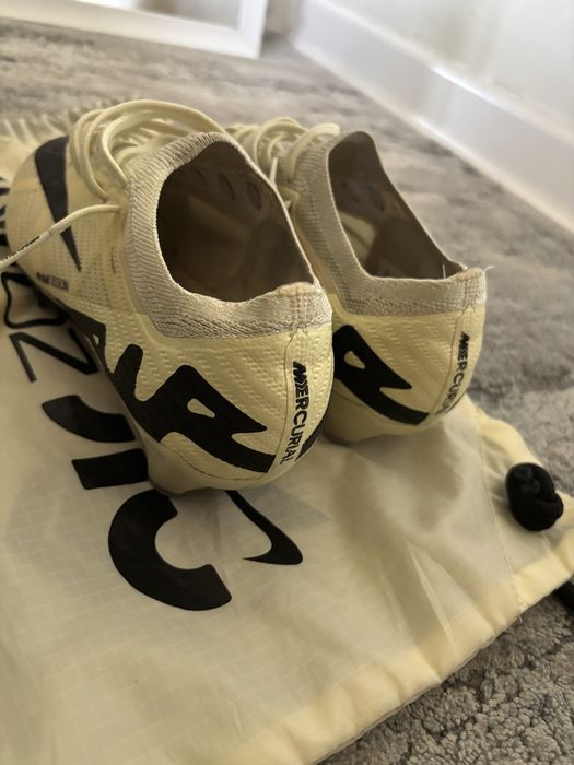 Ghete de fotbal nike