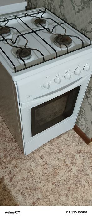 Продам газ плиту