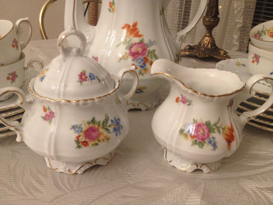 Антикварен. Нов. Немски сервиз на 100 г. за кафе/чай и десерт 21 ел.