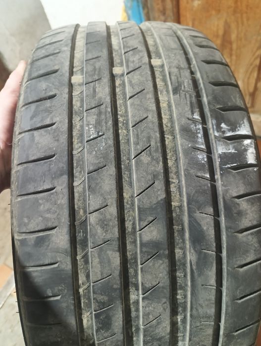 Продам шины на17