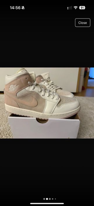 Air Jordan 1 Mid SE.