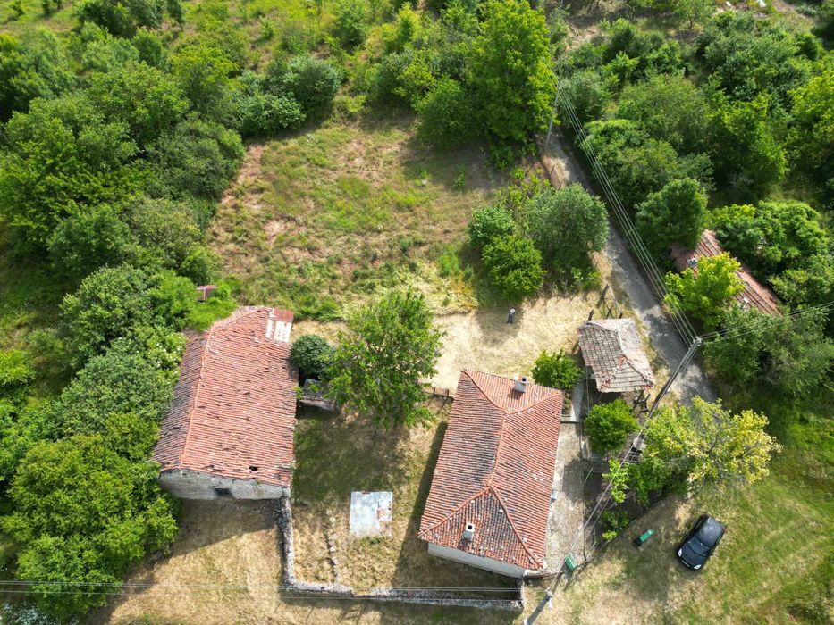 КЪЩА, Селскостопански Постройки, Ток и Вода, ПИ 1020 м2 + ПИ 700 м2