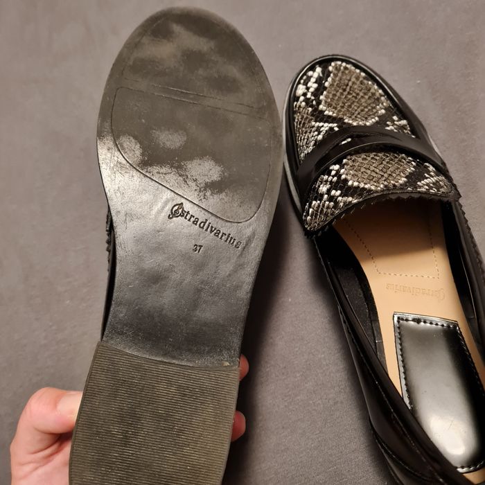 Vând pantofi Stradivarius marimea 37