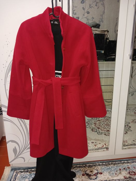 Продается верхние одежды